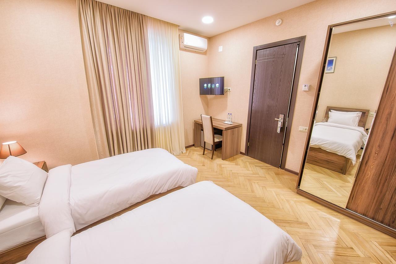 Green Corner Hotel Tbilisi Exterior photo